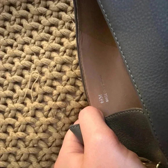 NIB Women's Linea Paolo Mabel-L Pointed Toe Loafer w/Goldtone Links Stone Sz 6.5 - Picture 9 of 11